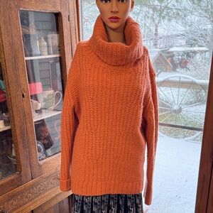 Banana Republic XL Stylish Turtleneck Sweater in Warm Orange like new